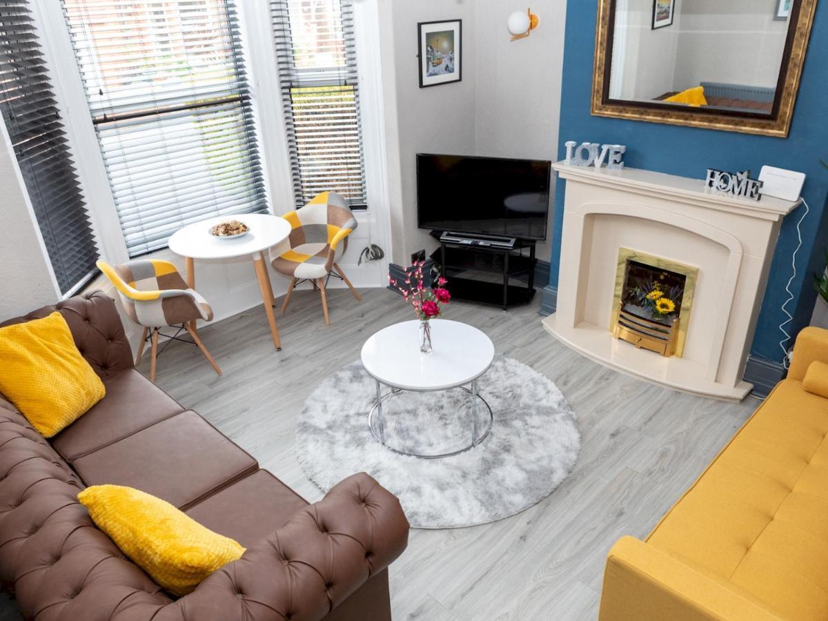 Pass The Keys Amazing, Newly Renovated 5Bedroom House Sleeps 10 스카버러 외부 사진