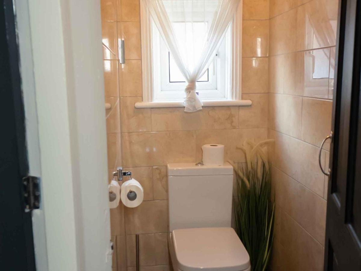 Pass The Keys Amazing, Newly Renovated 5Bedroom House Sleeps 10 스카버러 외부 사진