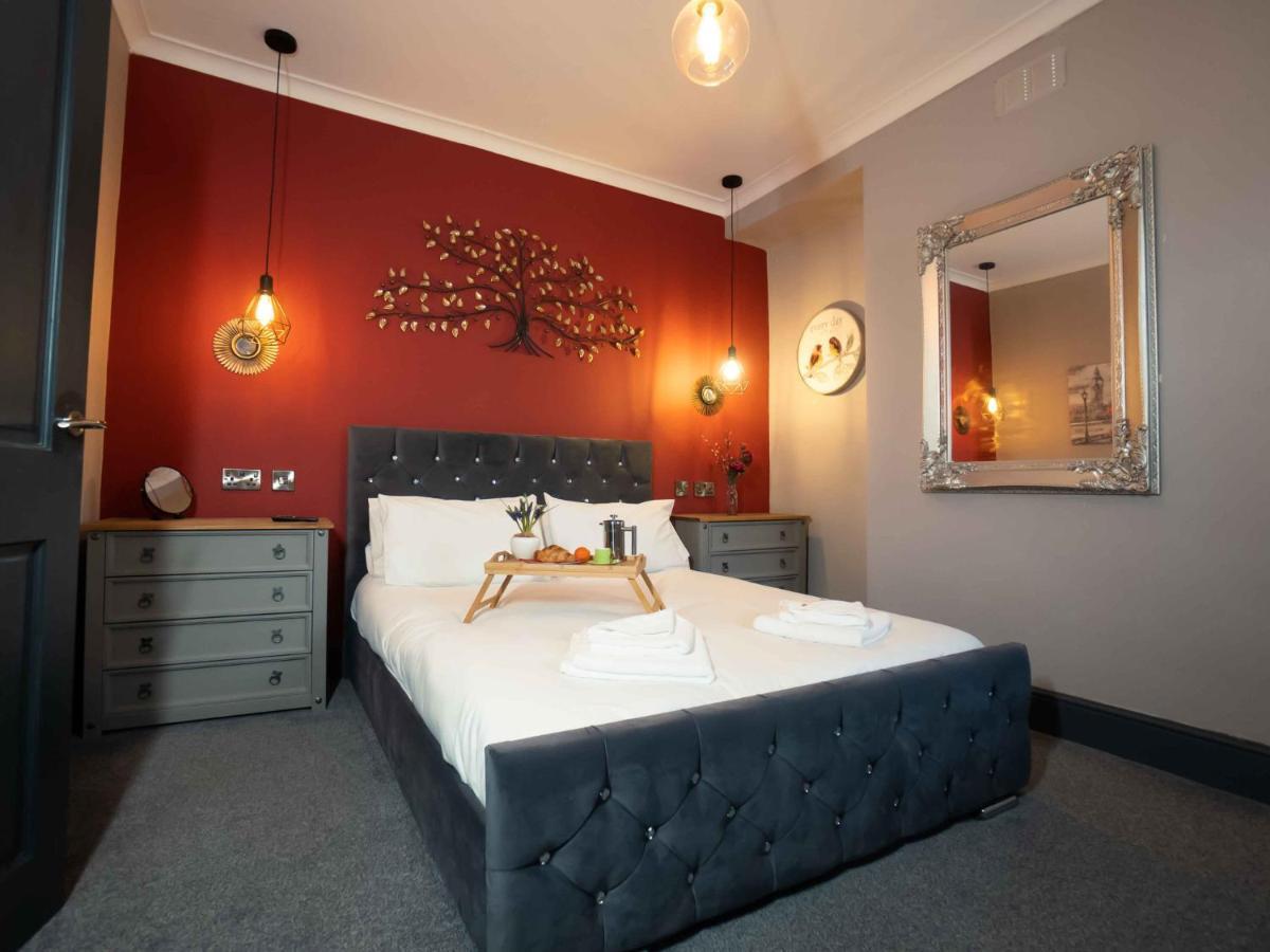 Pass The Keys Amazing, Newly Renovated 5Bedroom House Sleeps 10 스카버러 외부 사진