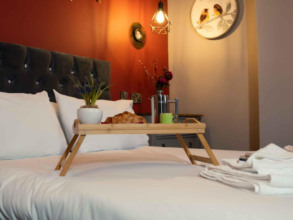 Pass The Keys Amazing, Newly Renovated 5Bedroom House Sleeps 10 스카버러 외부 사진