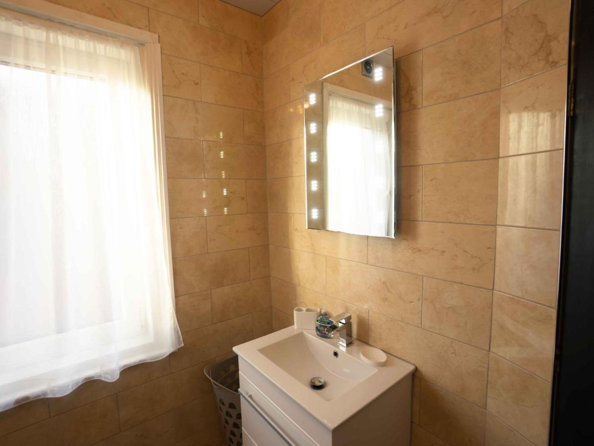 Pass The Keys Amazing, Newly Renovated 5Bedroom House Sleeps 10 스카버러 외부 사진