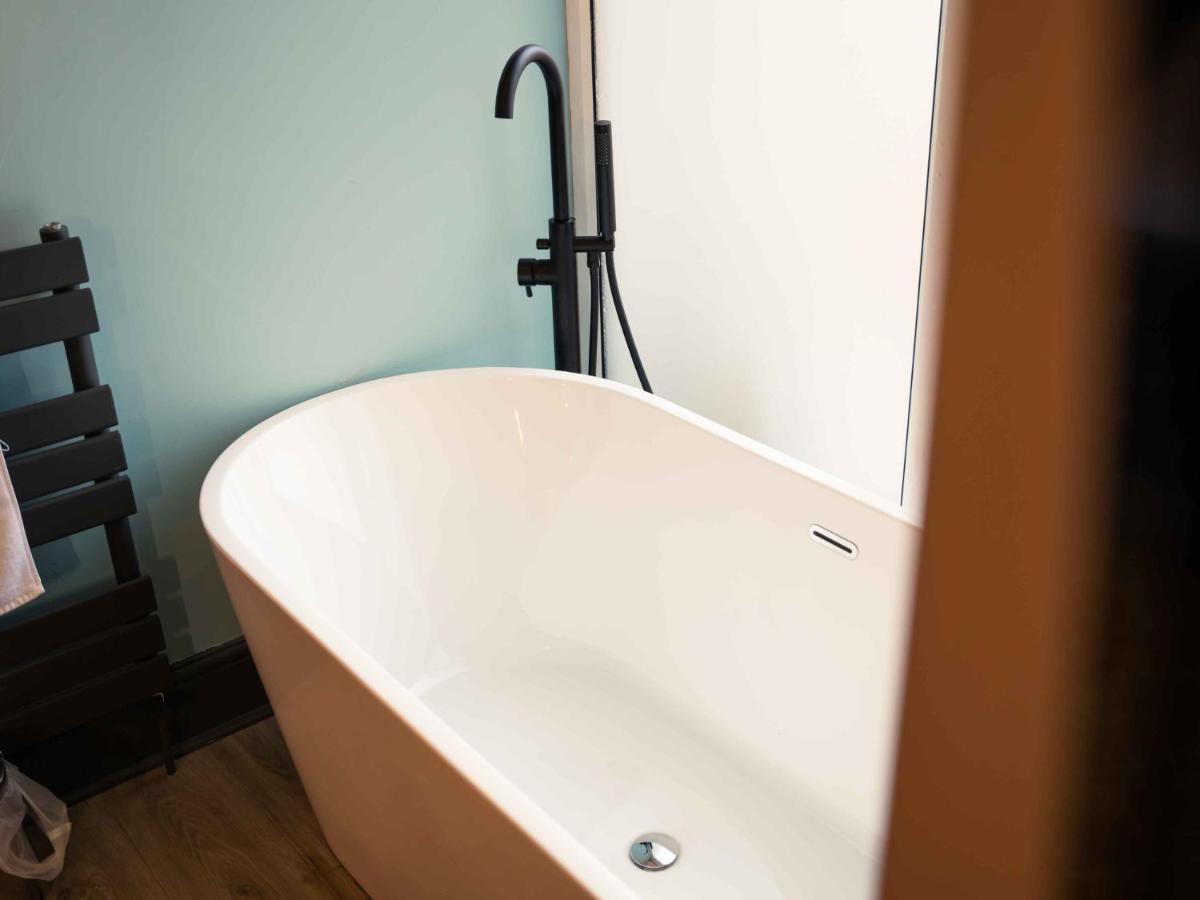 Pass The Keys Amazing, Newly Renovated 5Bedroom House Sleeps 10 스카버러 외부 사진