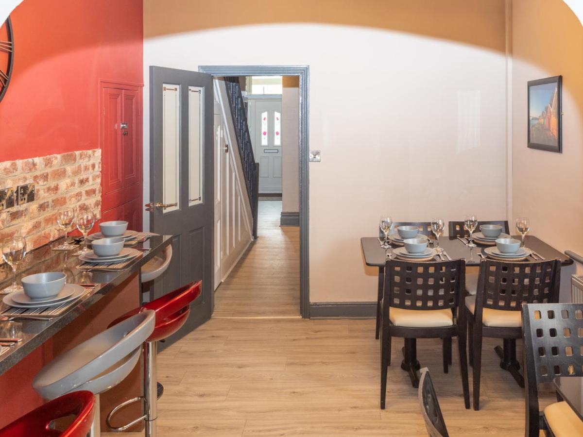 Pass The Keys Amazing, Newly Renovated 5Bedroom House Sleeps 10 스카버러 외부 사진