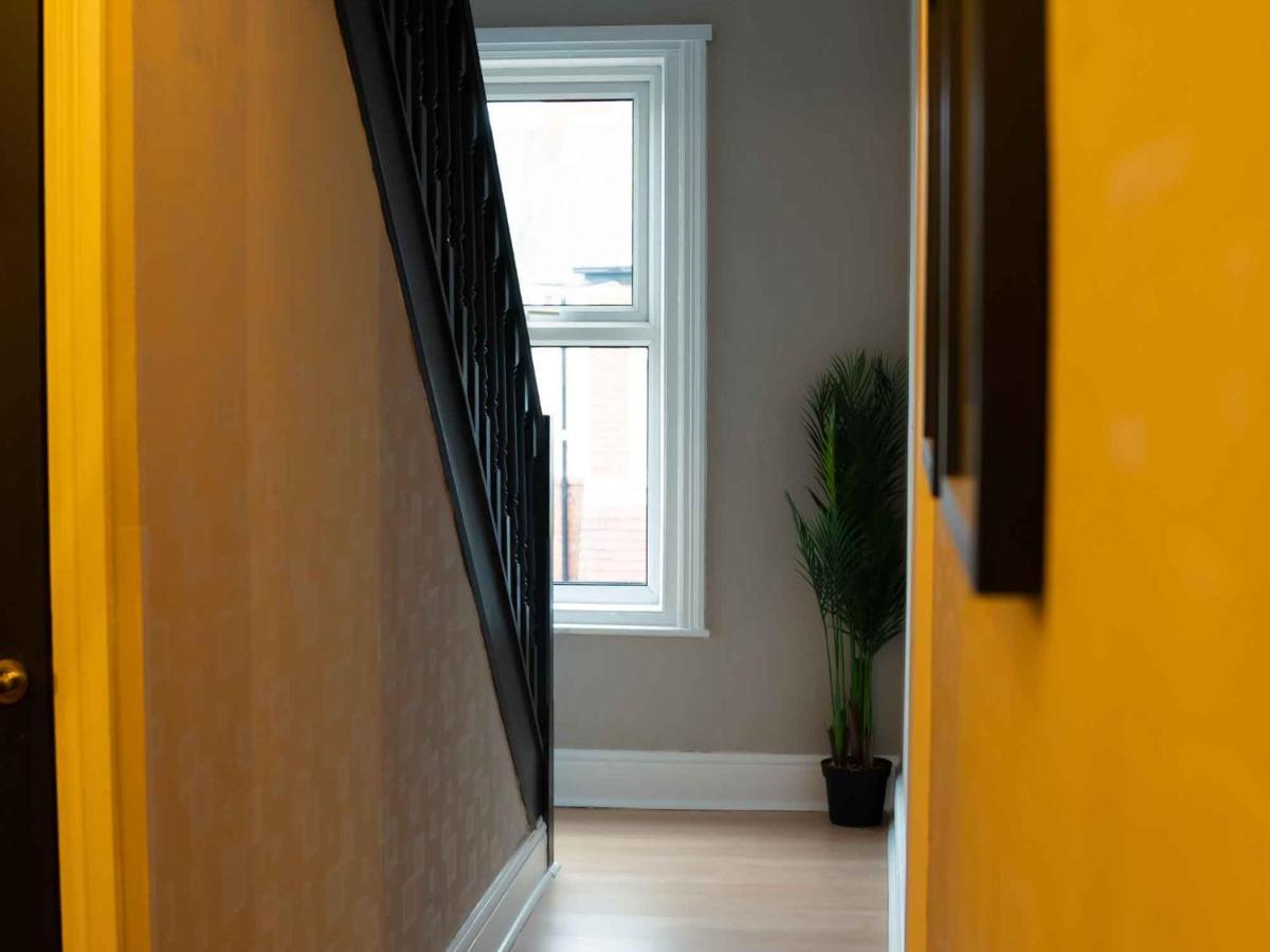 Pass The Keys Amazing, Newly Renovated 5Bedroom House Sleeps 10 스카버러 외부 사진