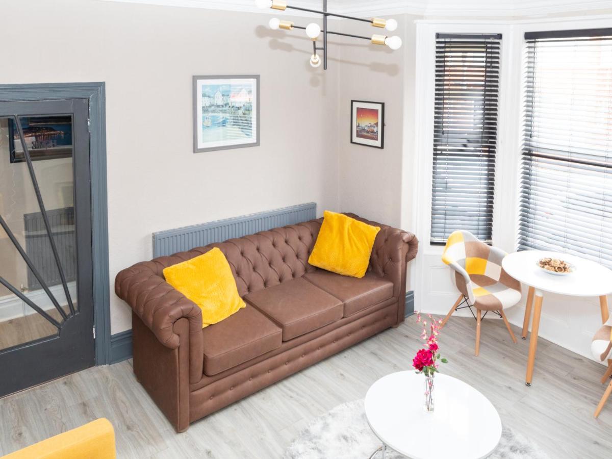 Pass The Keys Amazing, Newly Renovated 5Bedroom House Sleeps 10 스카버러 외부 사진