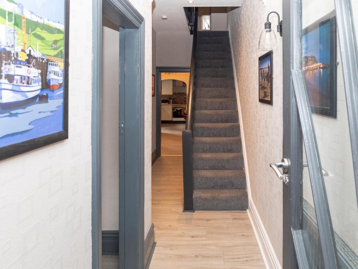 Pass The Keys Amazing, Newly Renovated 5Bedroom House Sleeps 10 스카버러 외부 사진