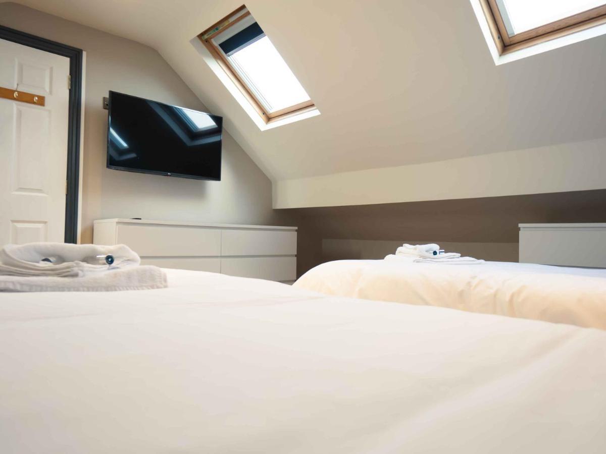 Pass The Keys Amazing, Newly Renovated 5Bedroom House Sleeps 10 스카버러 외부 사진