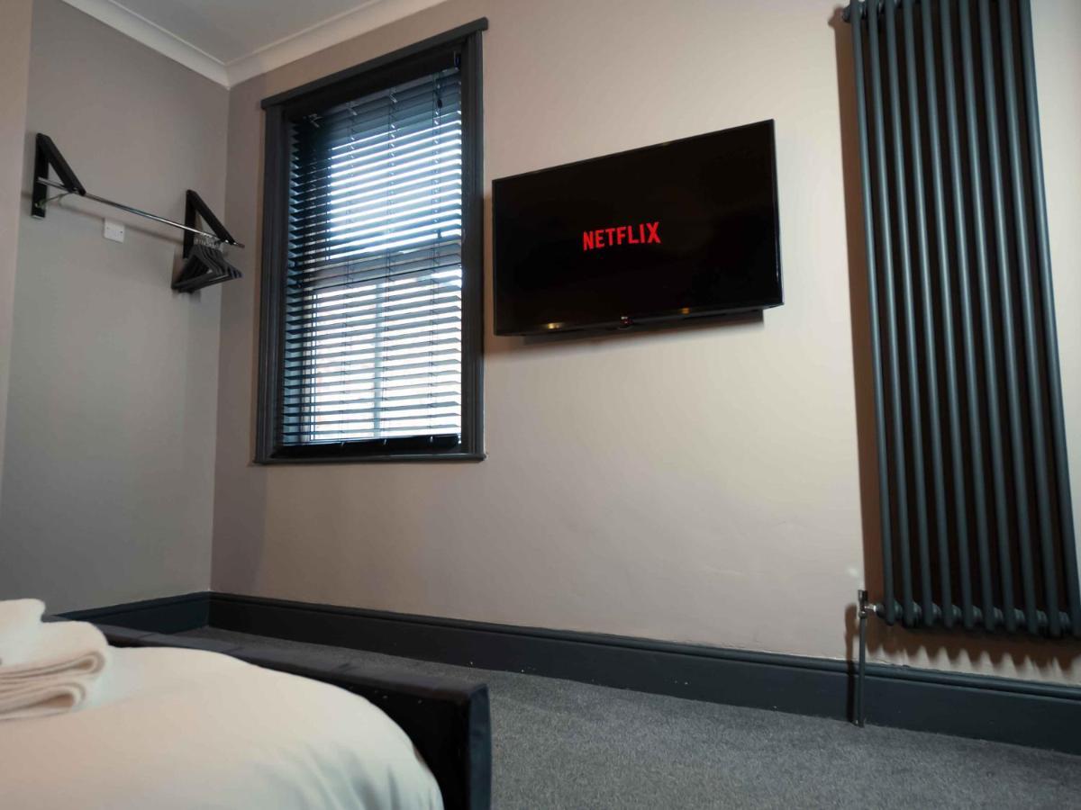 Pass The Keys Amazing, Newly Renovated 5Bedroom House Sleeps 10 스카버러 외부 사진