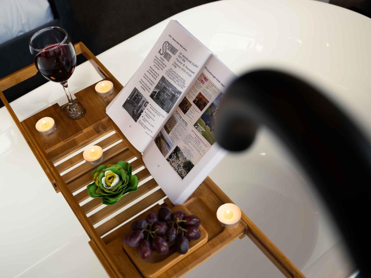 Pass The Keys Amazing, Newly Renovated 5Bedroom House Sleeps 10 스카버러 외부 사진
