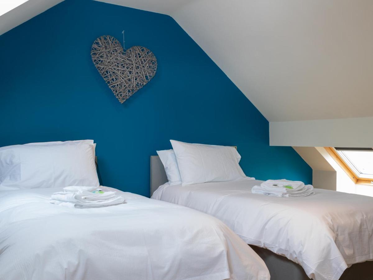 Pass The Keys Amazing, Newly Renovated 5Bedroom House Sleeps 10 스카버러 외부 사진